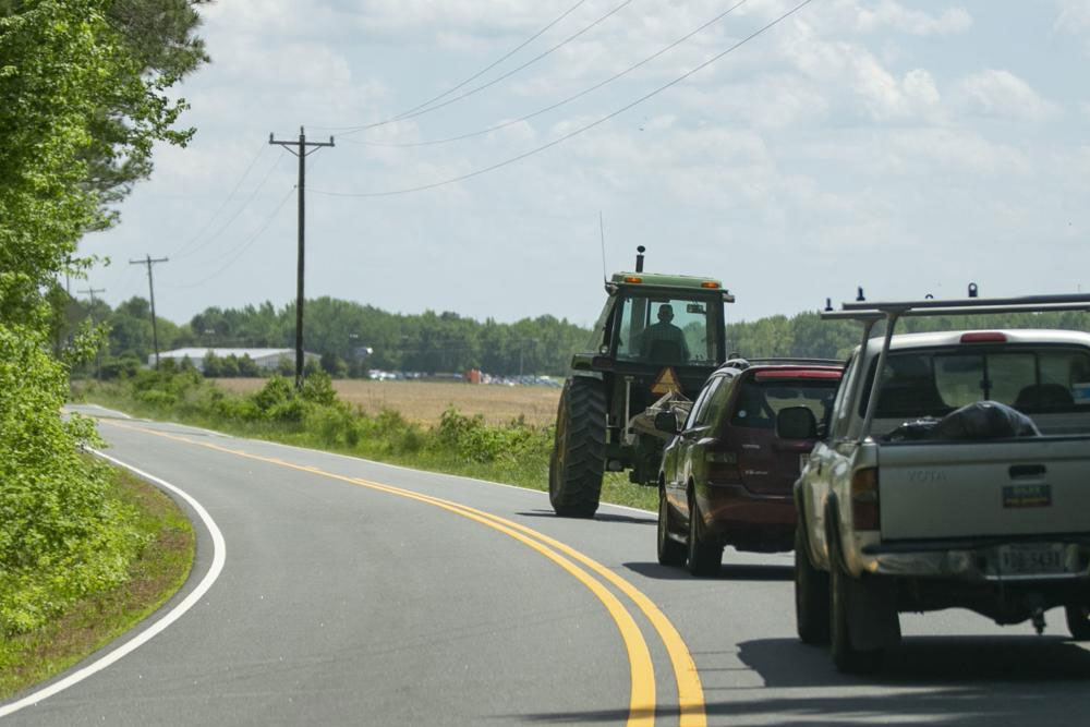 tractor hwy 041620