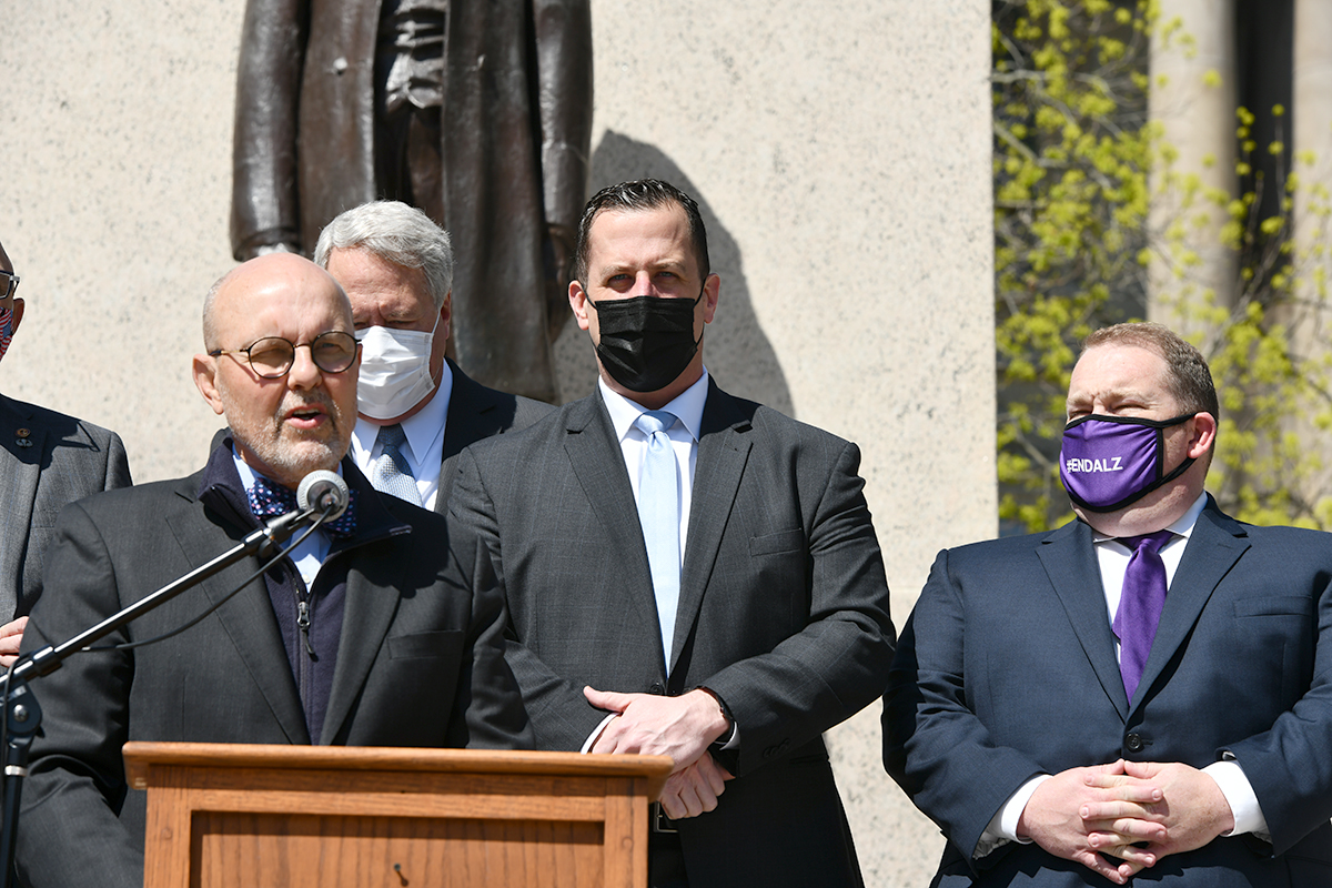 Sen. Michael Hastings (center)