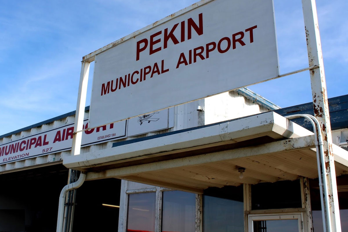 pekin airport 120821