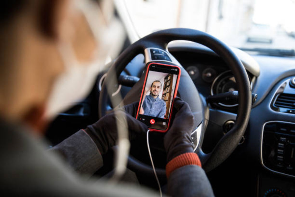 Cervantes bans video calls while driving