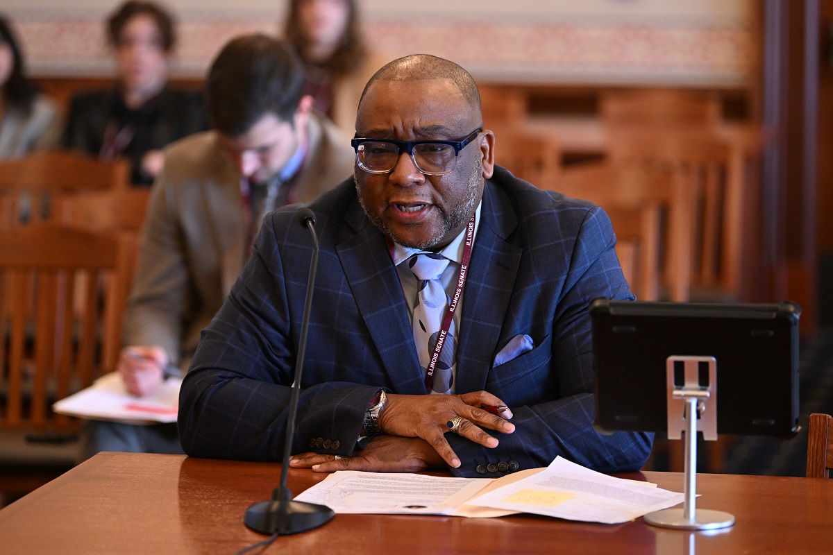 (Photo) Sen. Belt speaks before Senate Judiciary Committee.