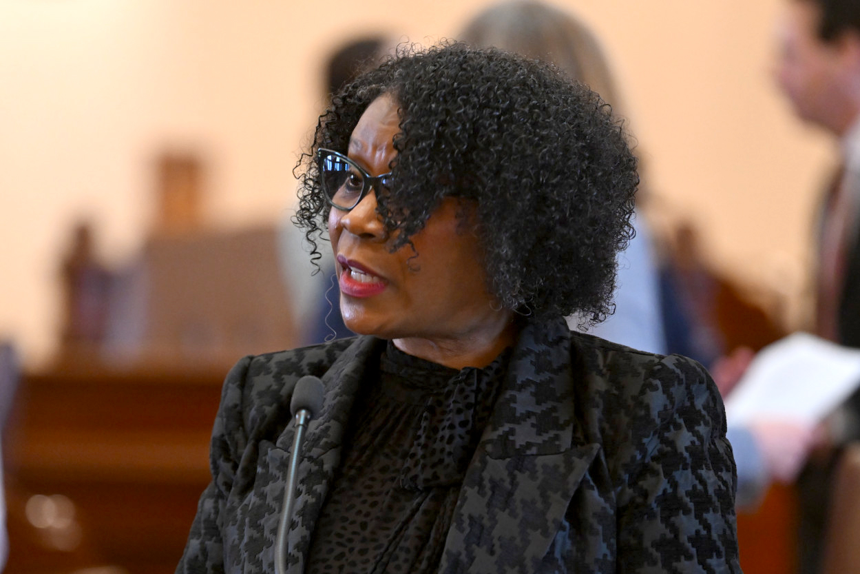 (Photo) Sen. Adriane Johnson addresses the Senate