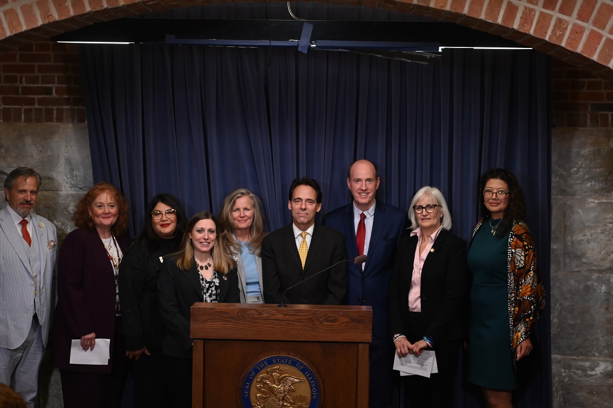 Illinois Senate Democrats highlight AI safety and privacy legislation