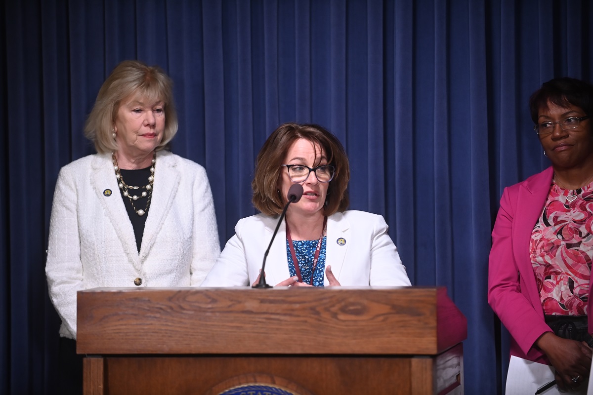 Senate Democrats outline plan to protect youth from e cigarettes